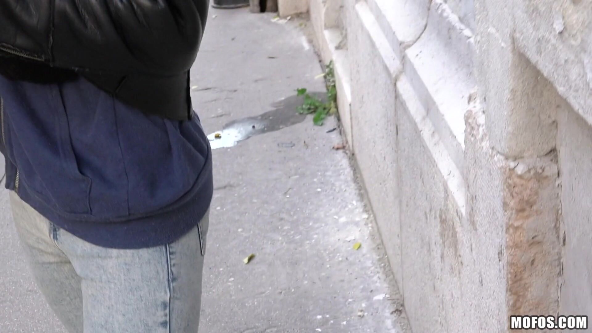 Naughty Tourist Sucks Dick for Cash