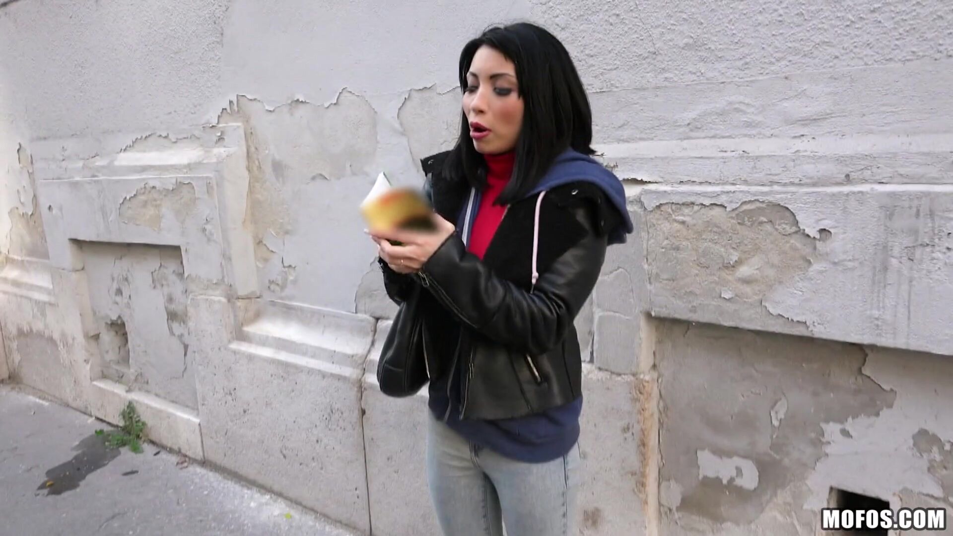 Naughty Tourist Sucks Dick for Cash