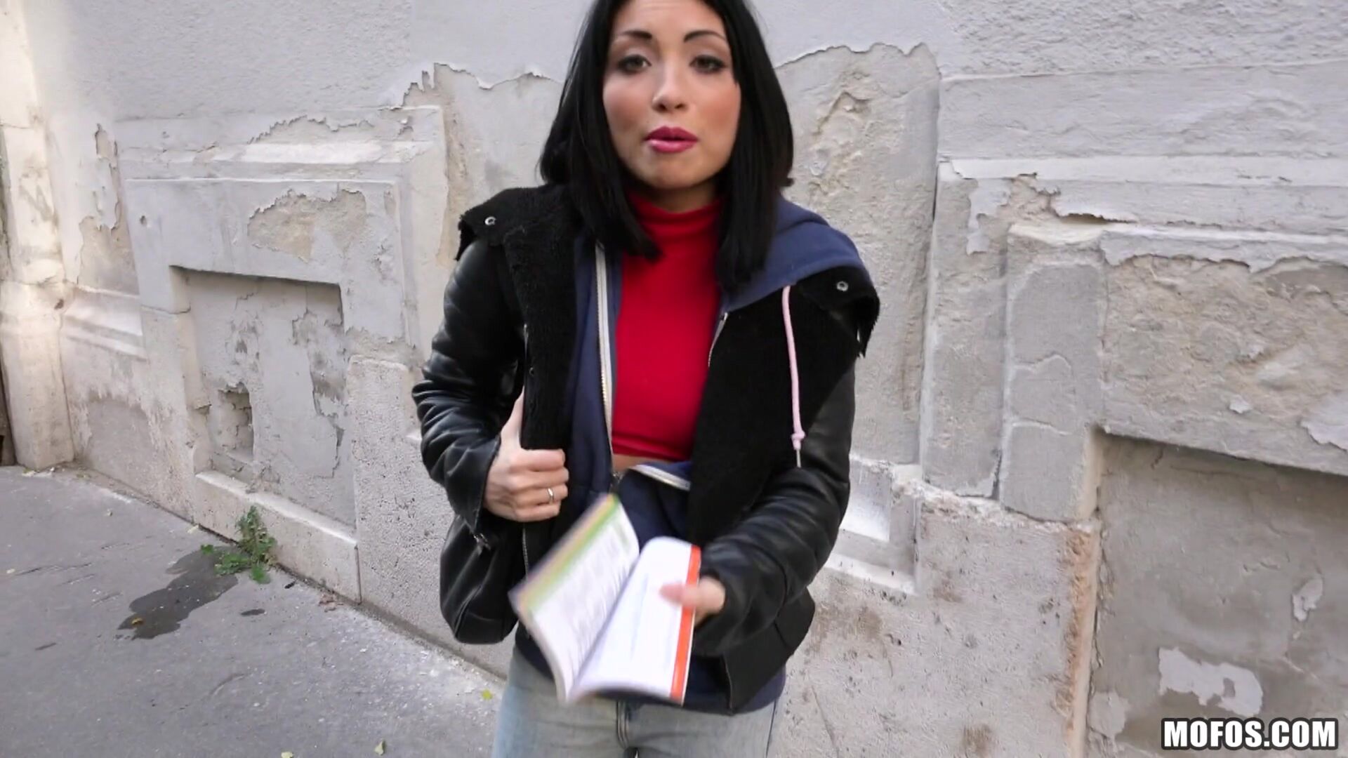 Naughty Tourist Sucks Dick for Cash