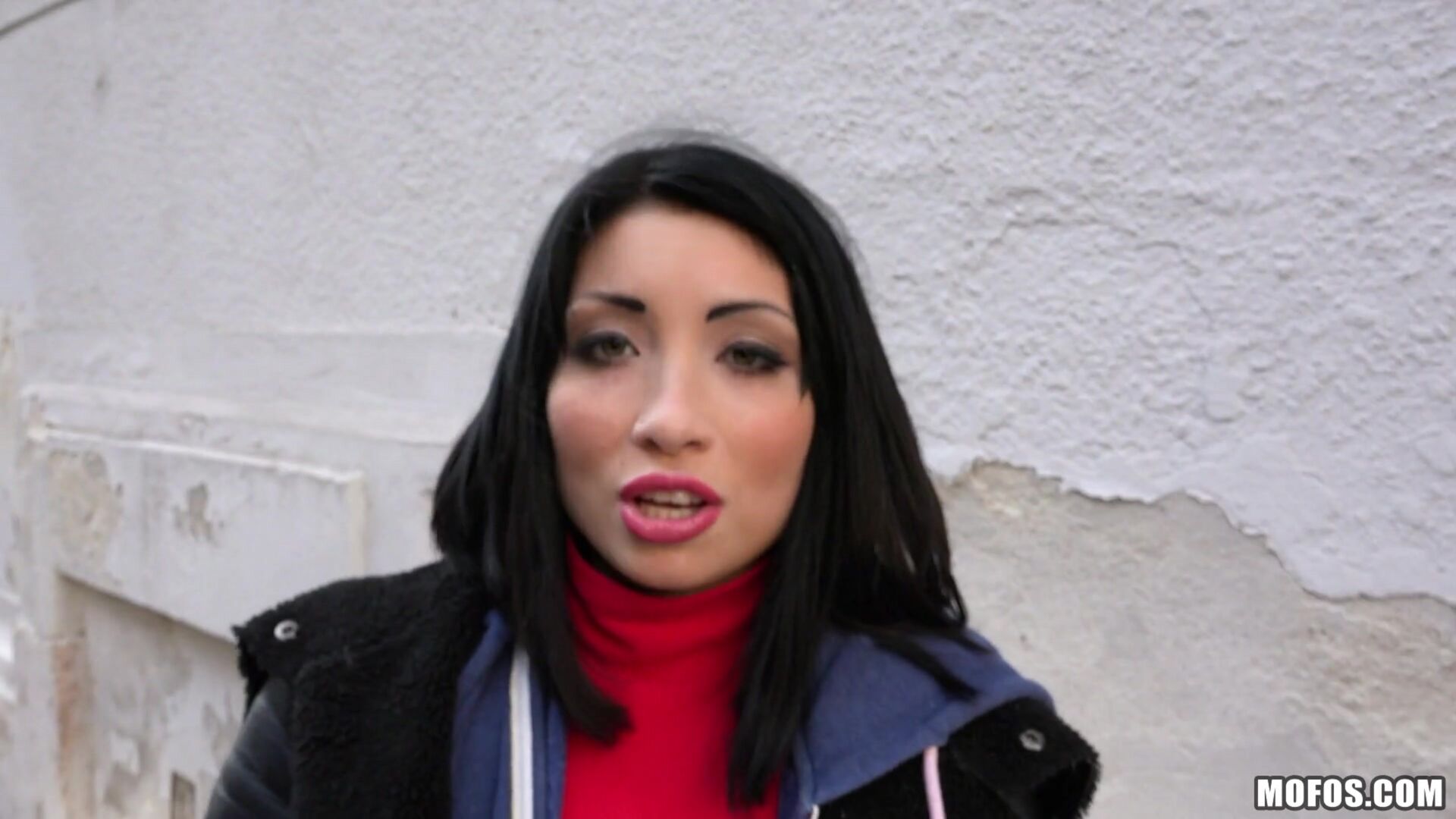 Naughty Tourist Sucks Dick for Cash