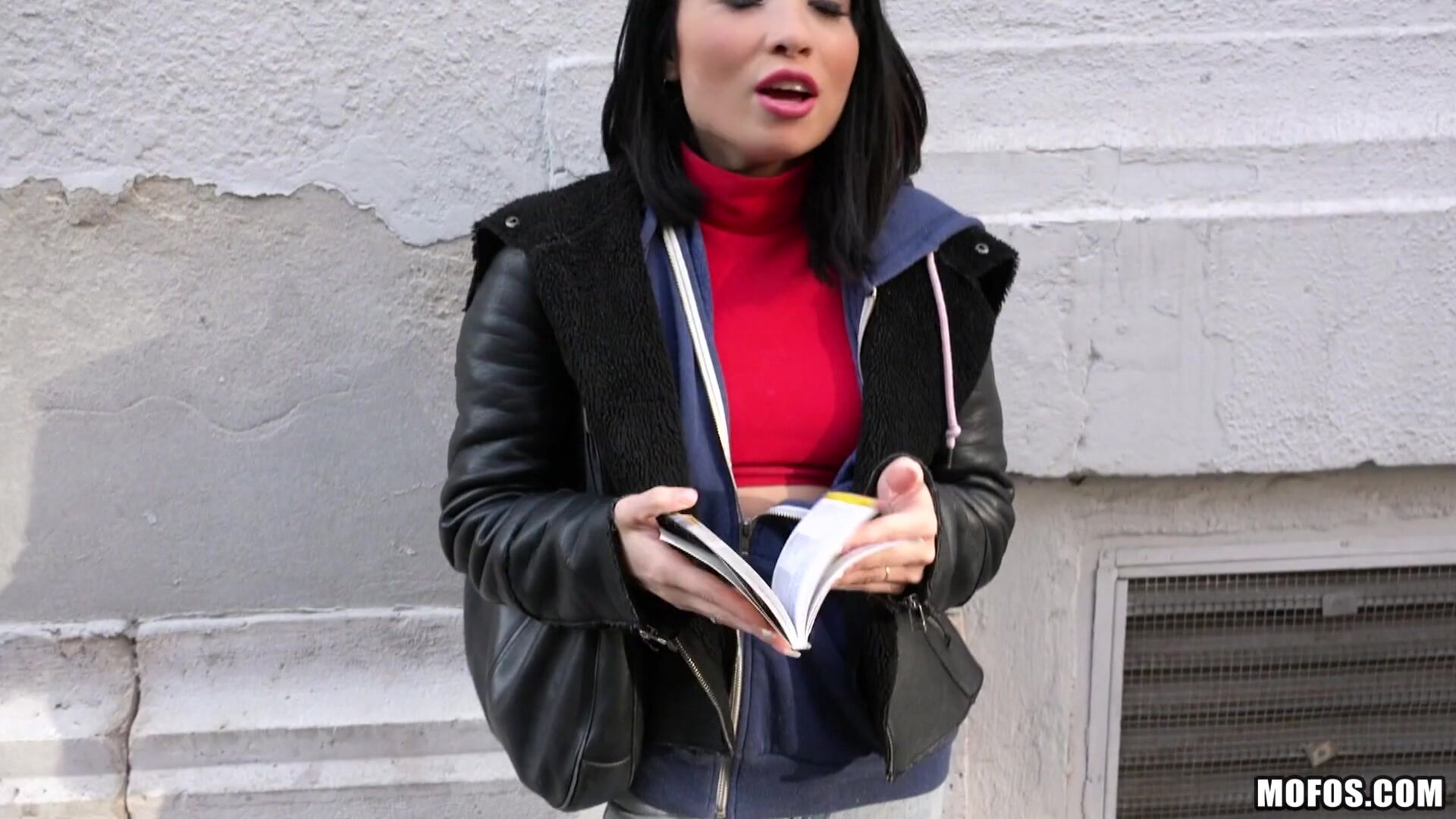 Naughty Tourist Sucks Dick for Cash