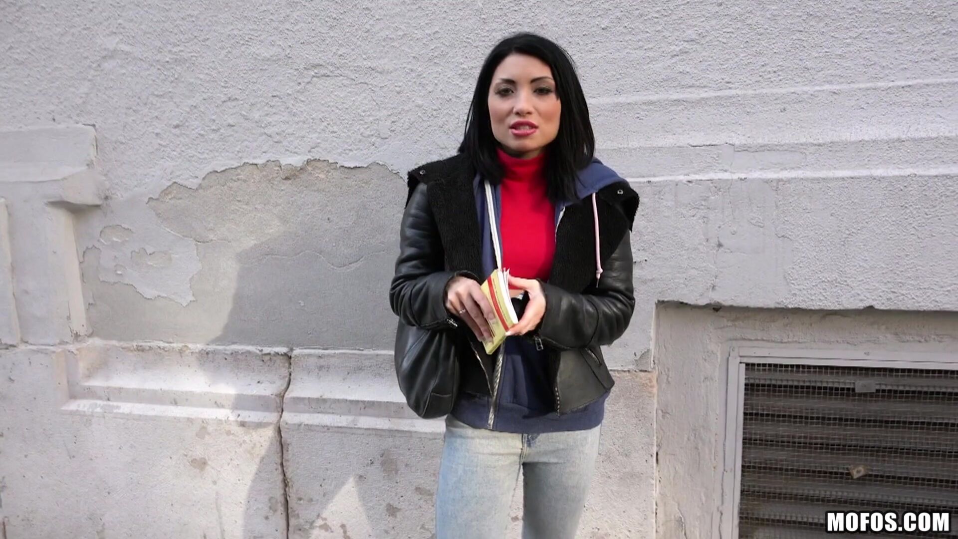 Naughty Tourist Sucks Dick for Cash