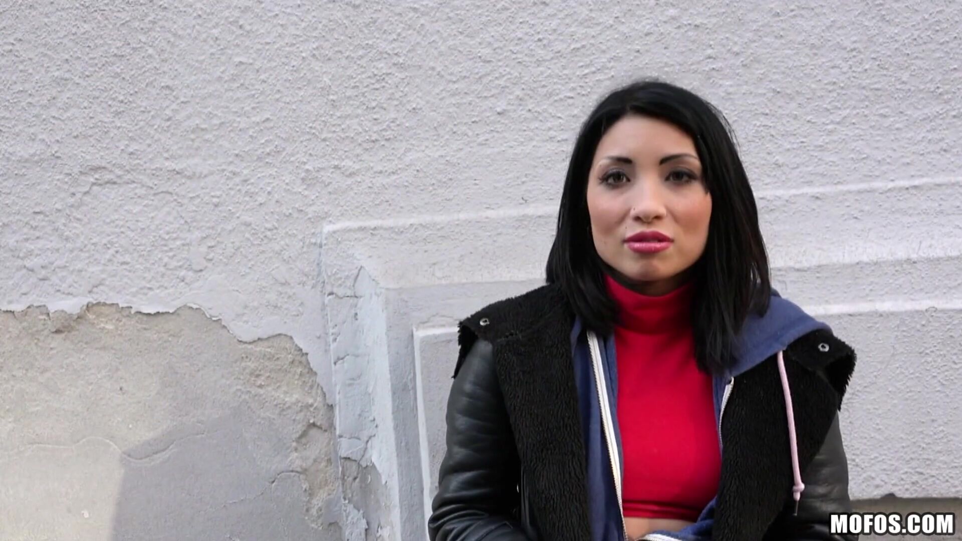 Naughty Tourist Sucks Dick for Cash