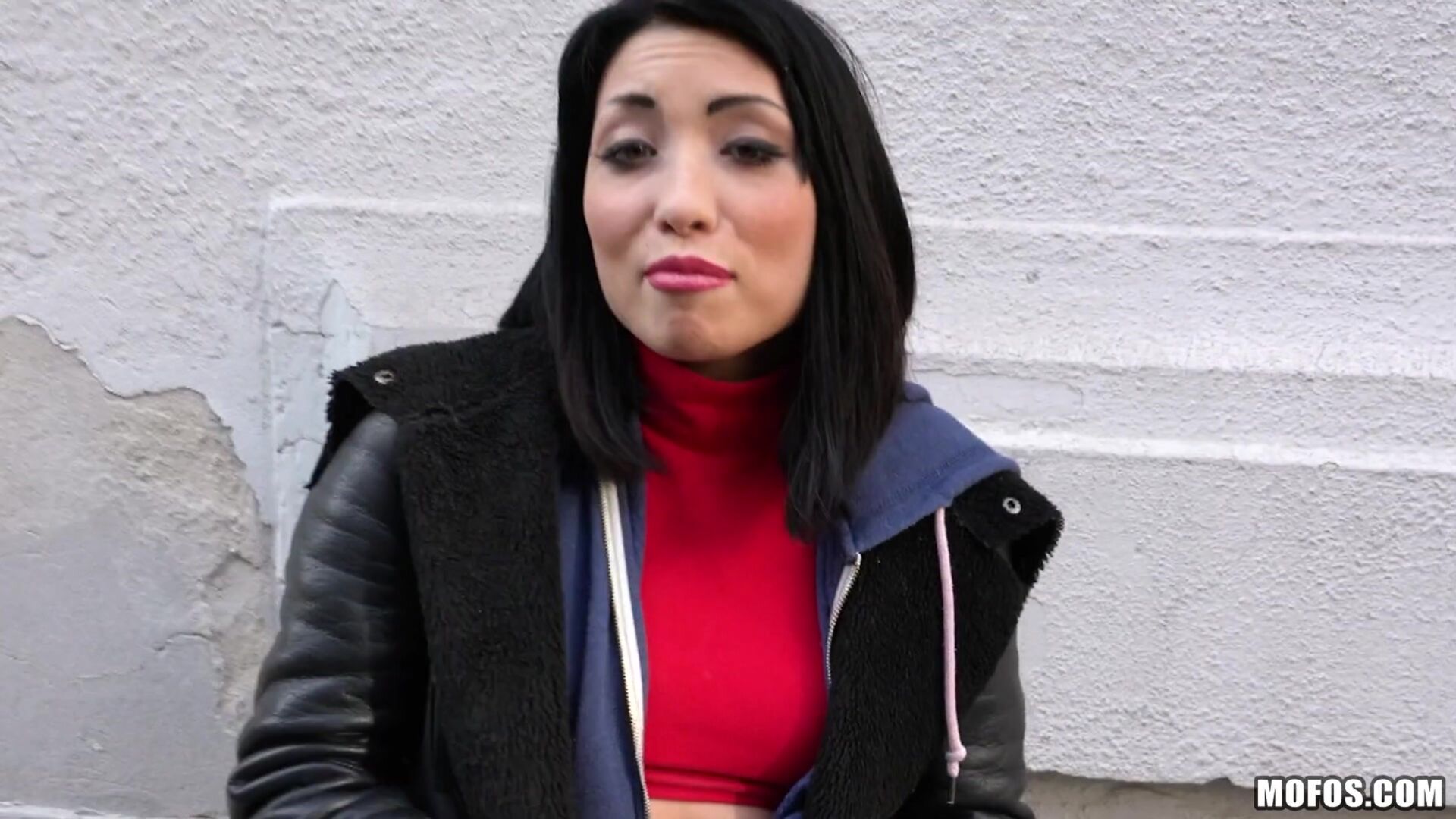 Naughty Tourist Sucks Dick for Cash