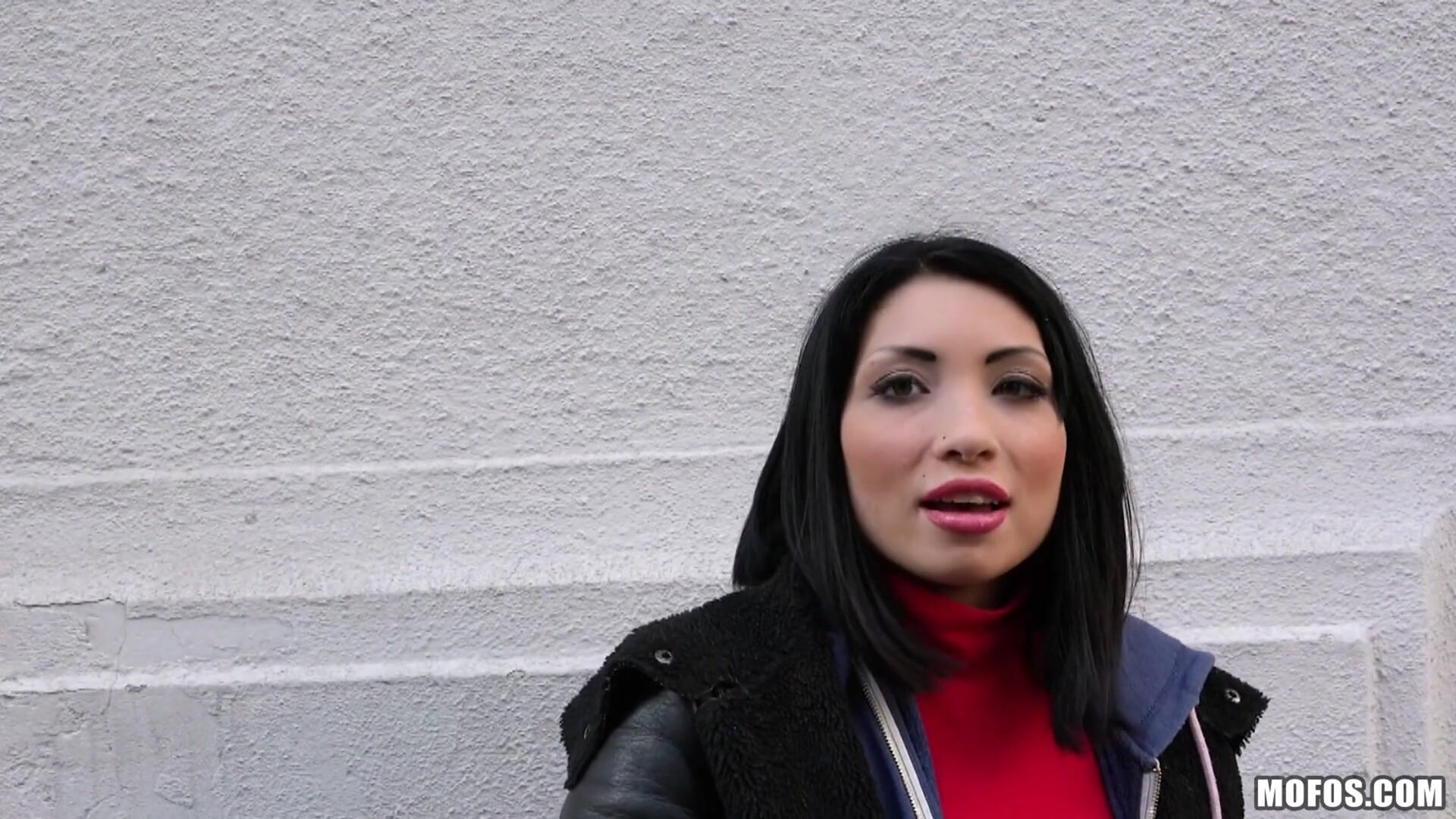 Naughty Tourist Sucks Dick for Cash