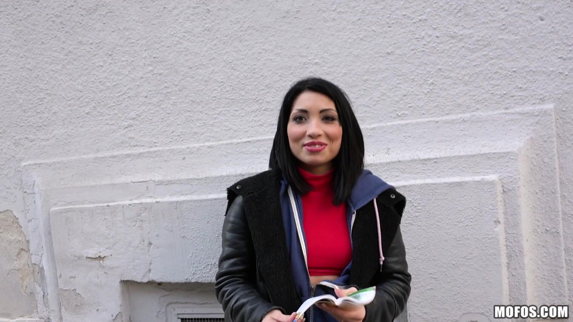 Naughty Tourist Sucks Dick for Cash