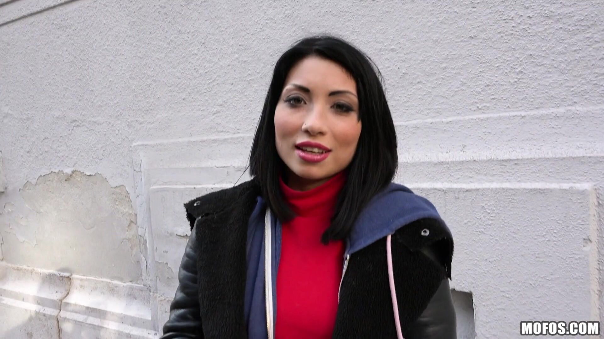 Naughty Tourist Sucks Dick for Cash