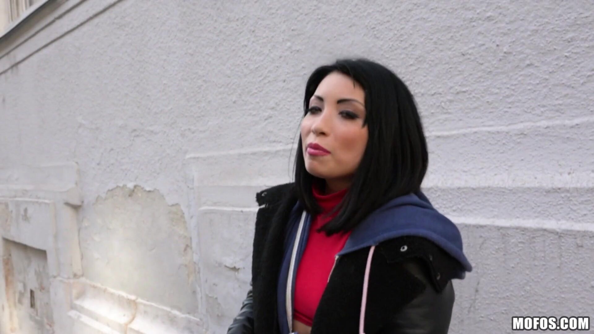 Naughty Tourist Sucks Dick for Cash