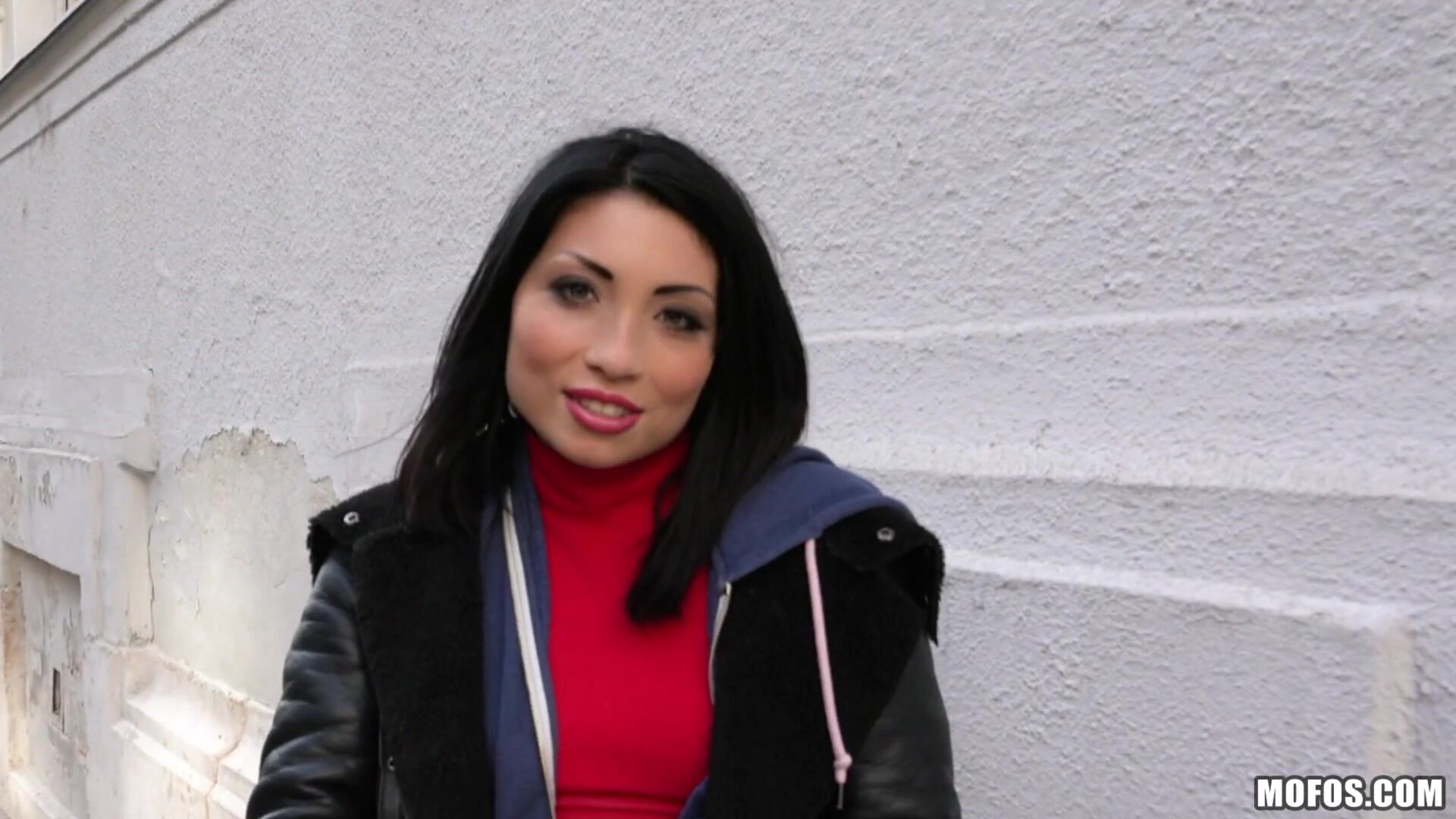 Naughty Tourist Sucks Dick for Cash