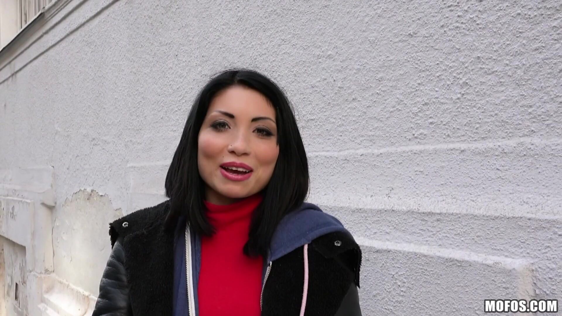 Naughty Tourist Sucks Dick for Cash