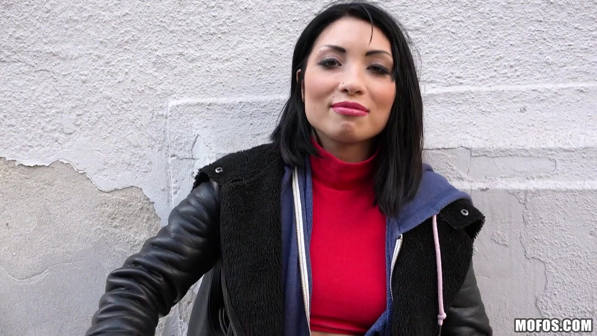 Naughty Tourist Sucks Dick for Cash