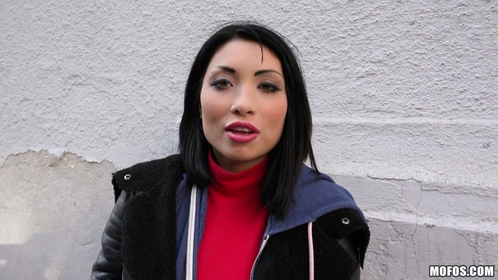 Naughty Tourist Sucks Dick for Cash