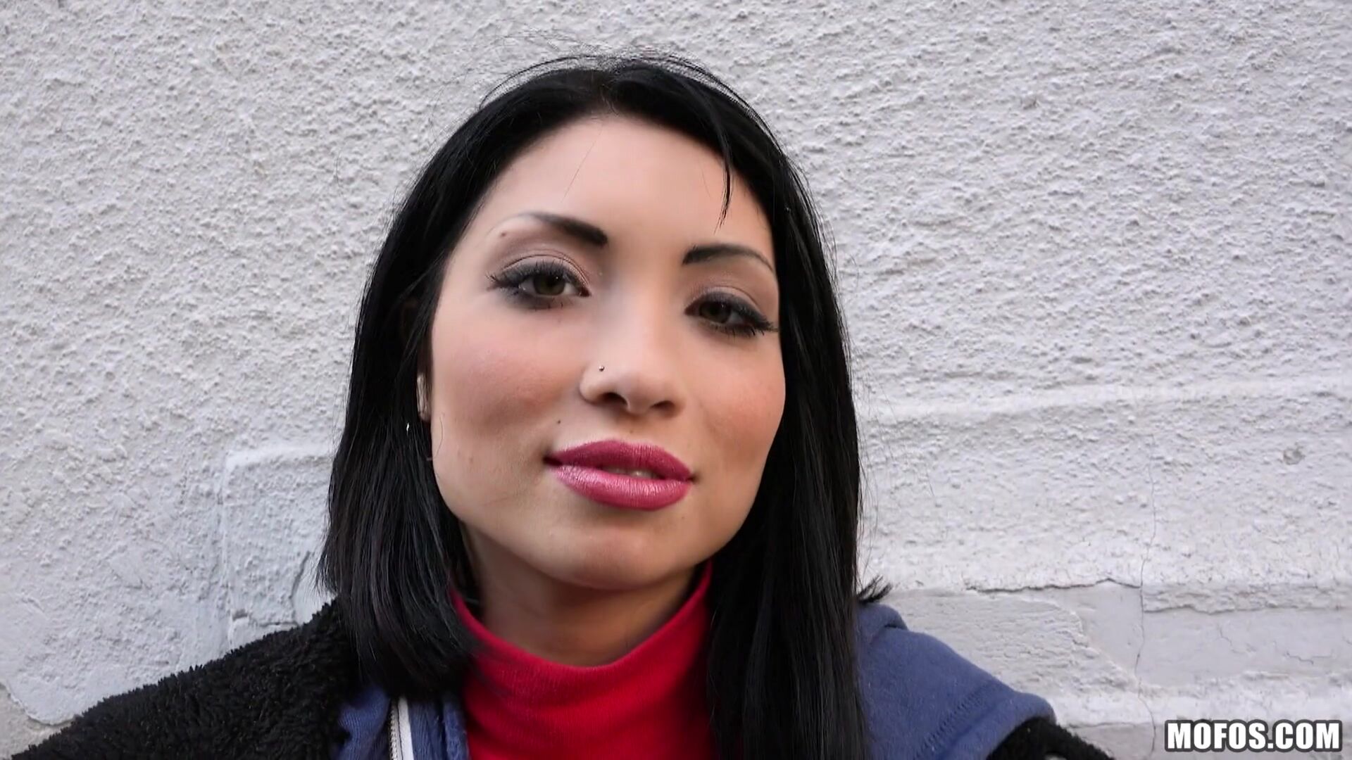 Naughty Tourist Sucks Dick for Cash