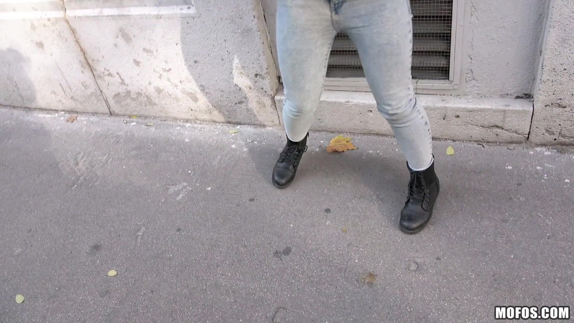 Naughty Tourist Sucks Dick for Cash