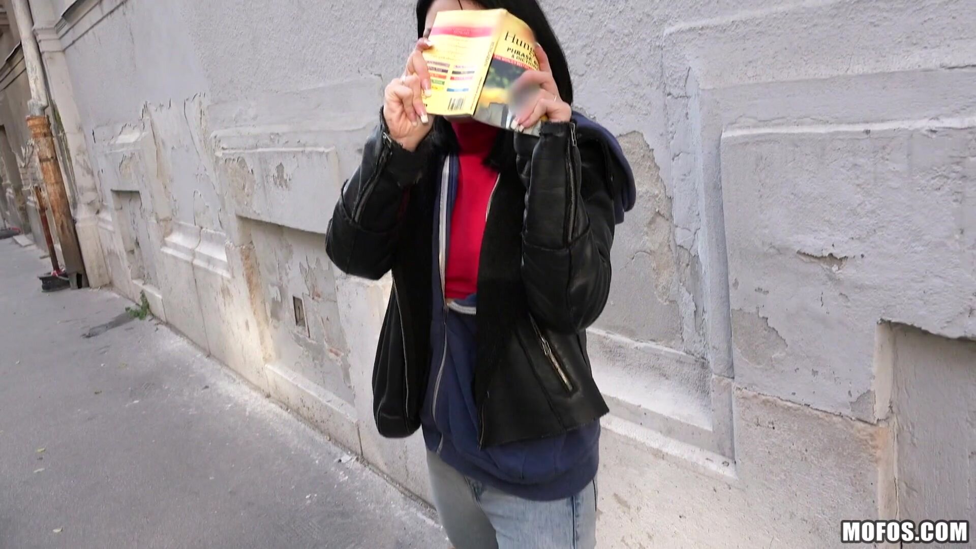 Naughty Tourist Sucks Dick for Cash