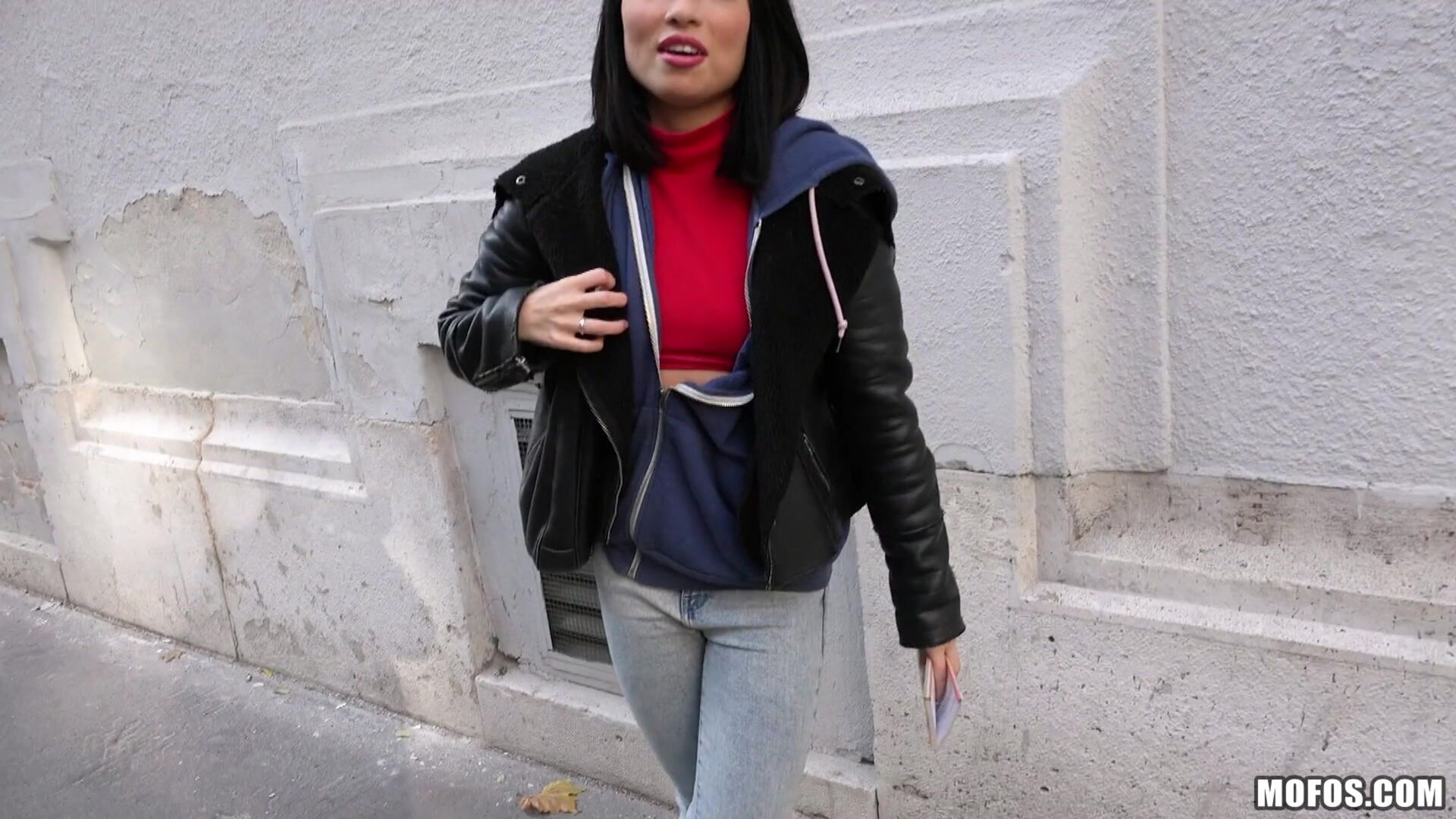 Naughty Tourist Sucks Dick for Cash