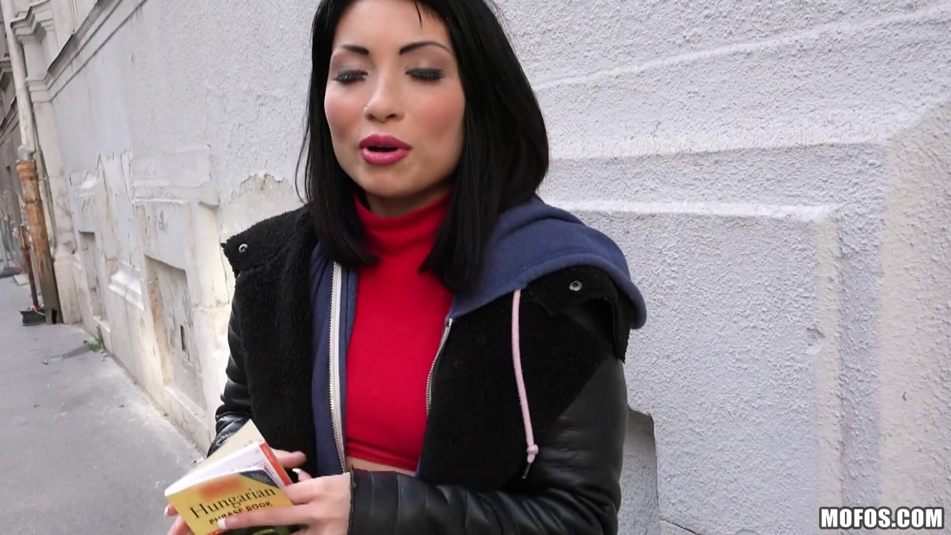 Naughty Tourist Sucks Dick for Cash