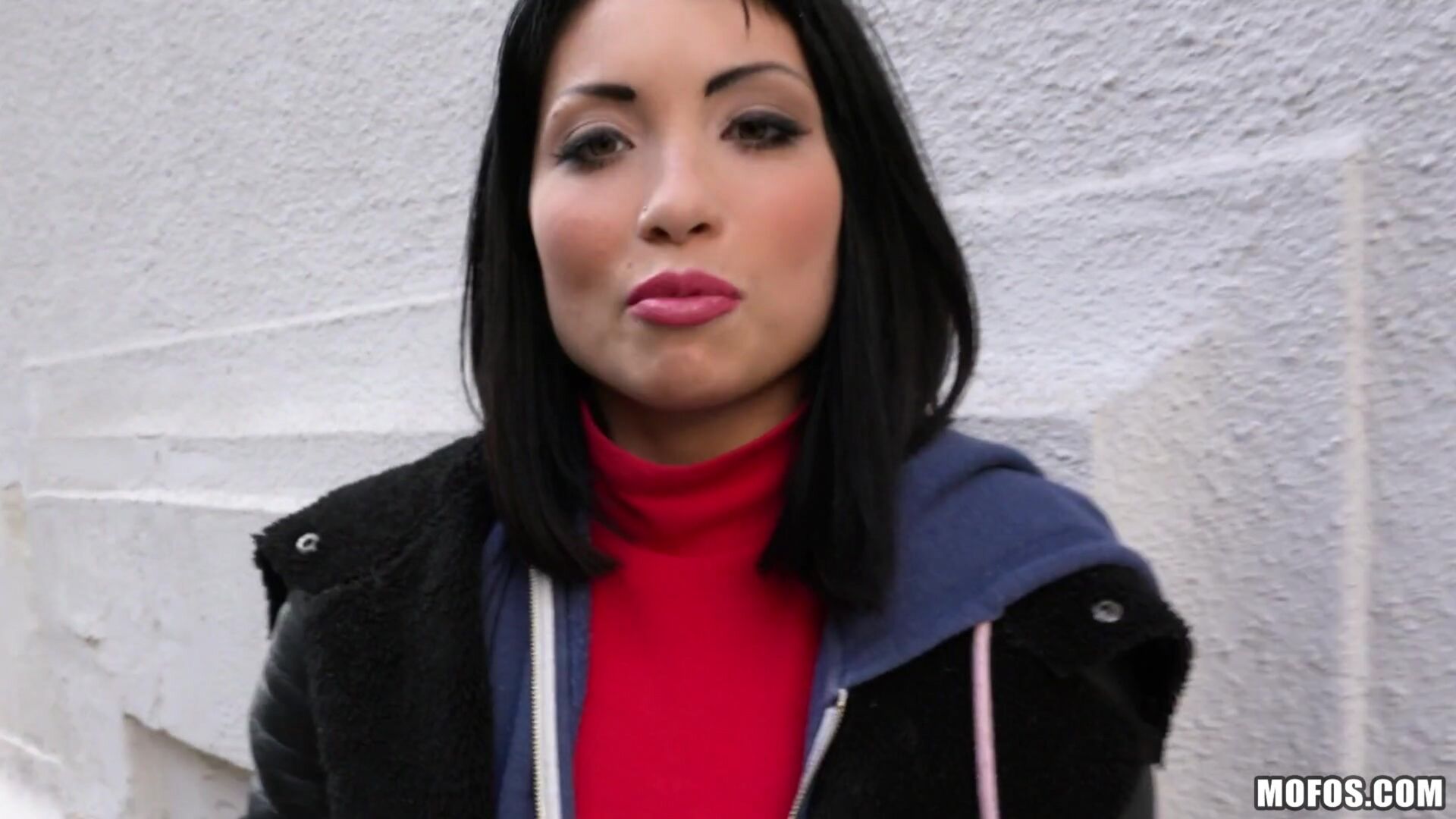 Naughty Tourist Sucks Dick for Cash