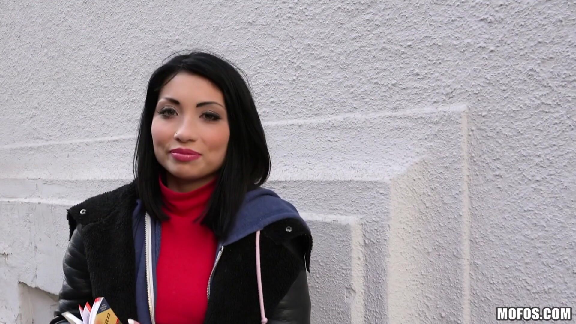 Naughty Tourist Sucks Dick for Cash