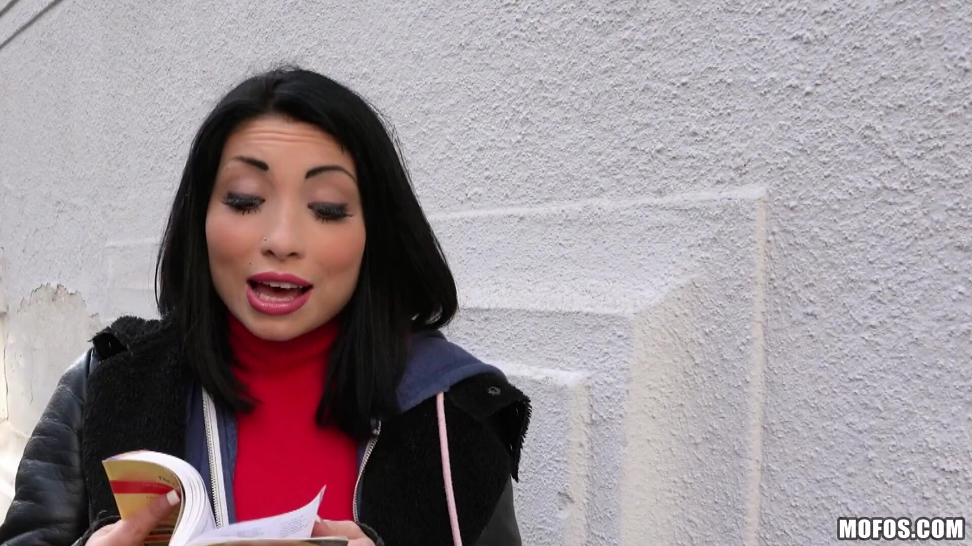 Naughty Tourist Sucks Dick for Cash