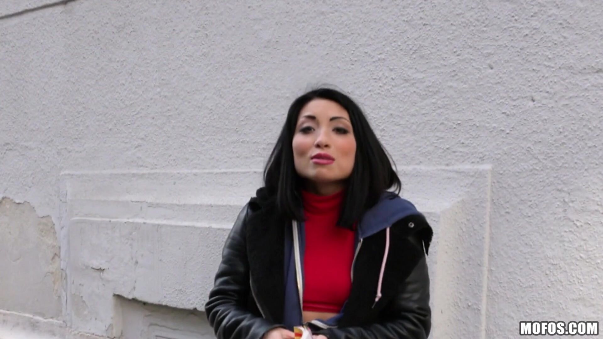 Naughty Tourist Sucks Dick for Cash