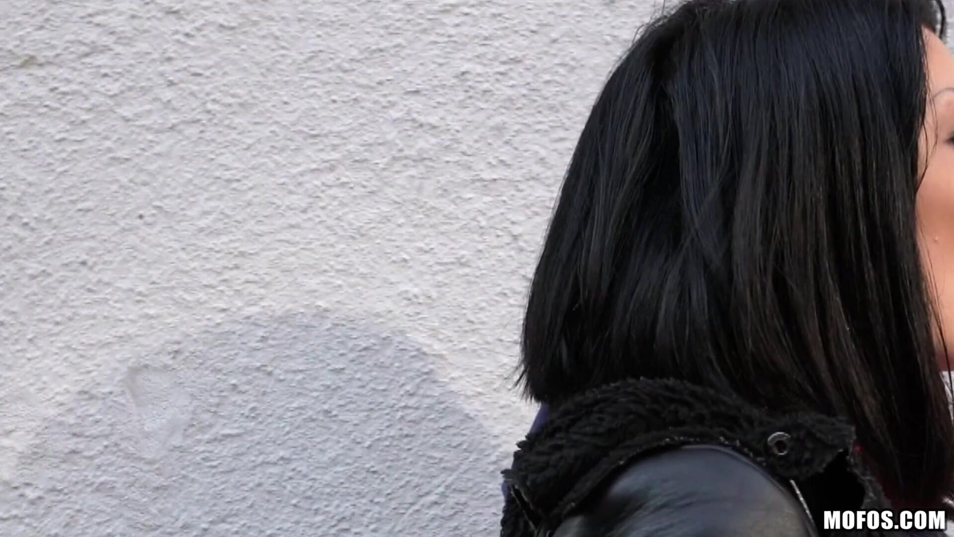 Naughty Tourist Sucks Dick for Cash