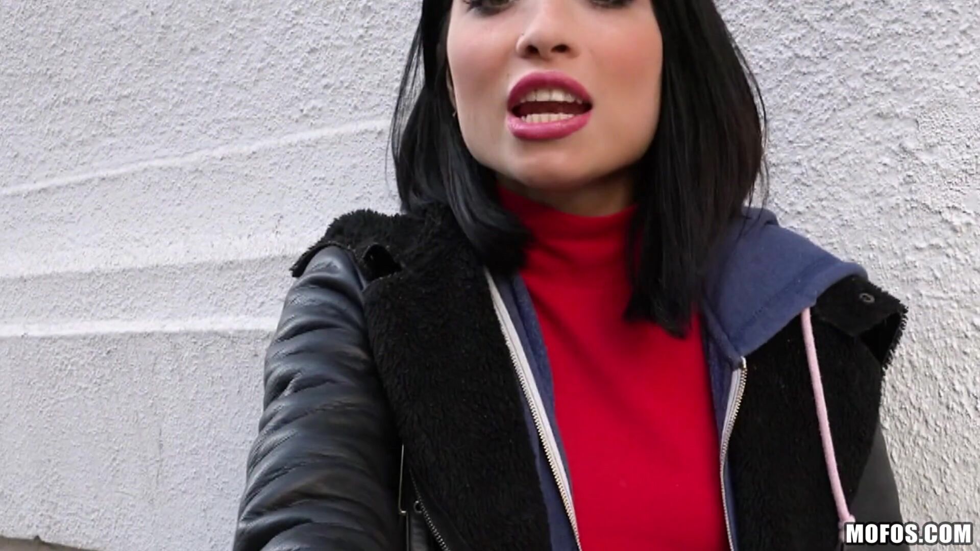 Naughty Tourist Sucks Dick for Cash