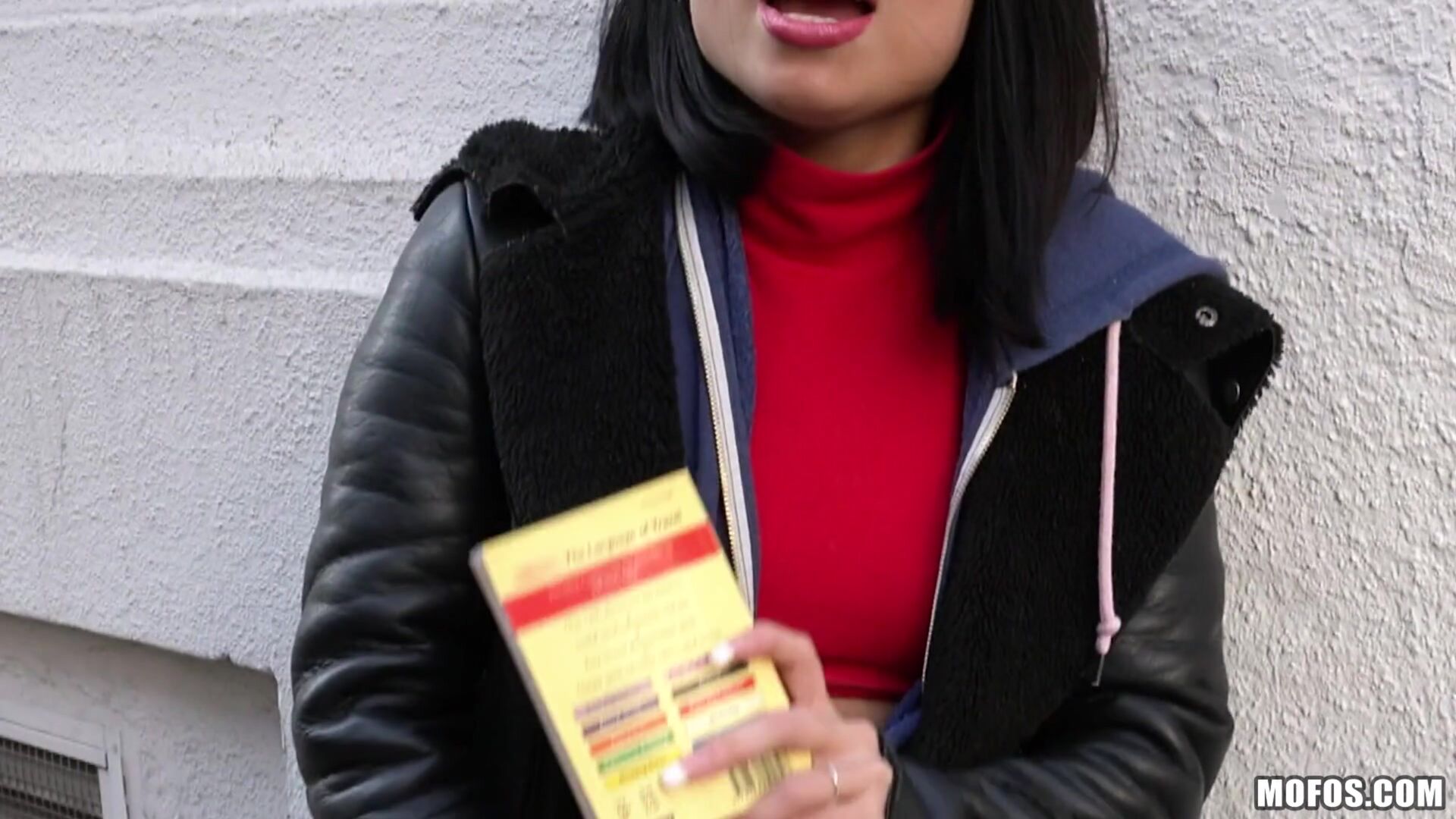 Naughty Tourist Sucks Dick for Cash