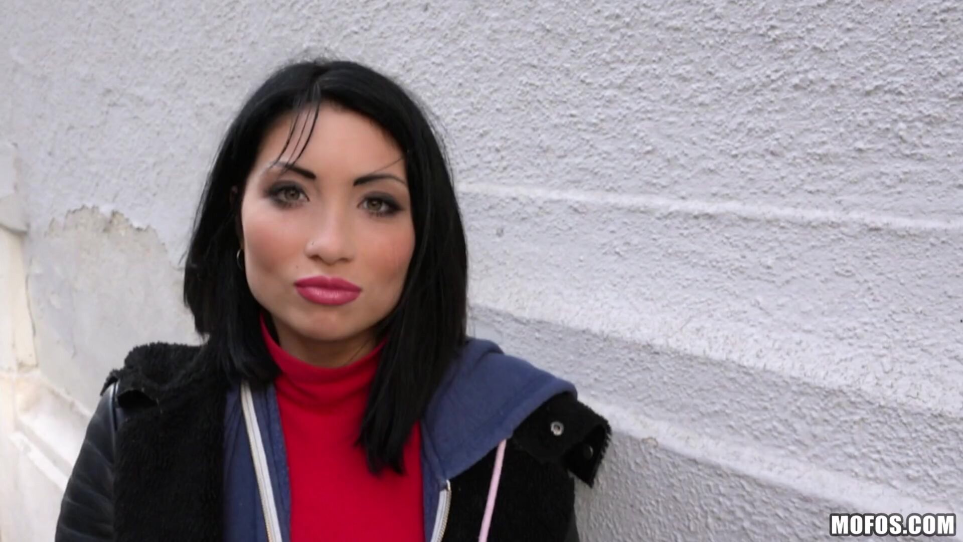 Naughty Tourist Sucks Dick for Cash