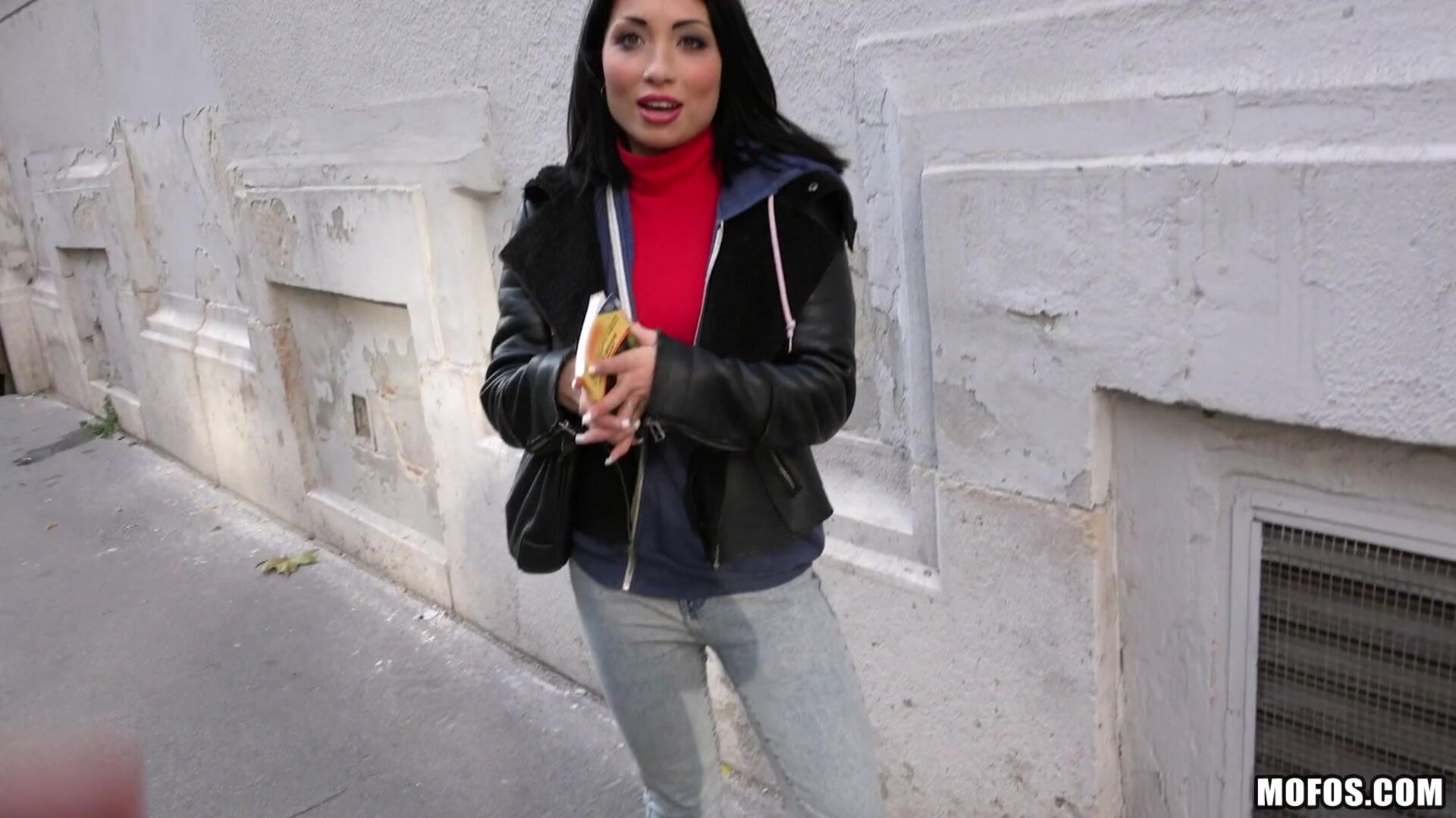 Naughty Tourist Sucks Dick for Cash