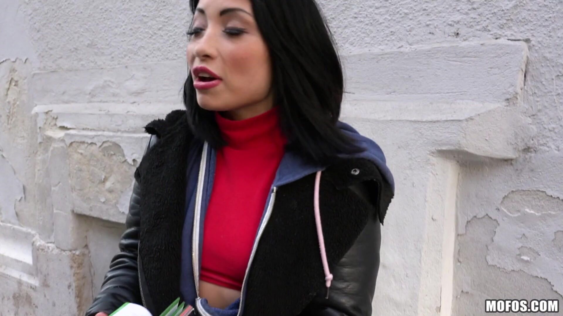 Naughty Tourist Sucks Dick for Cash