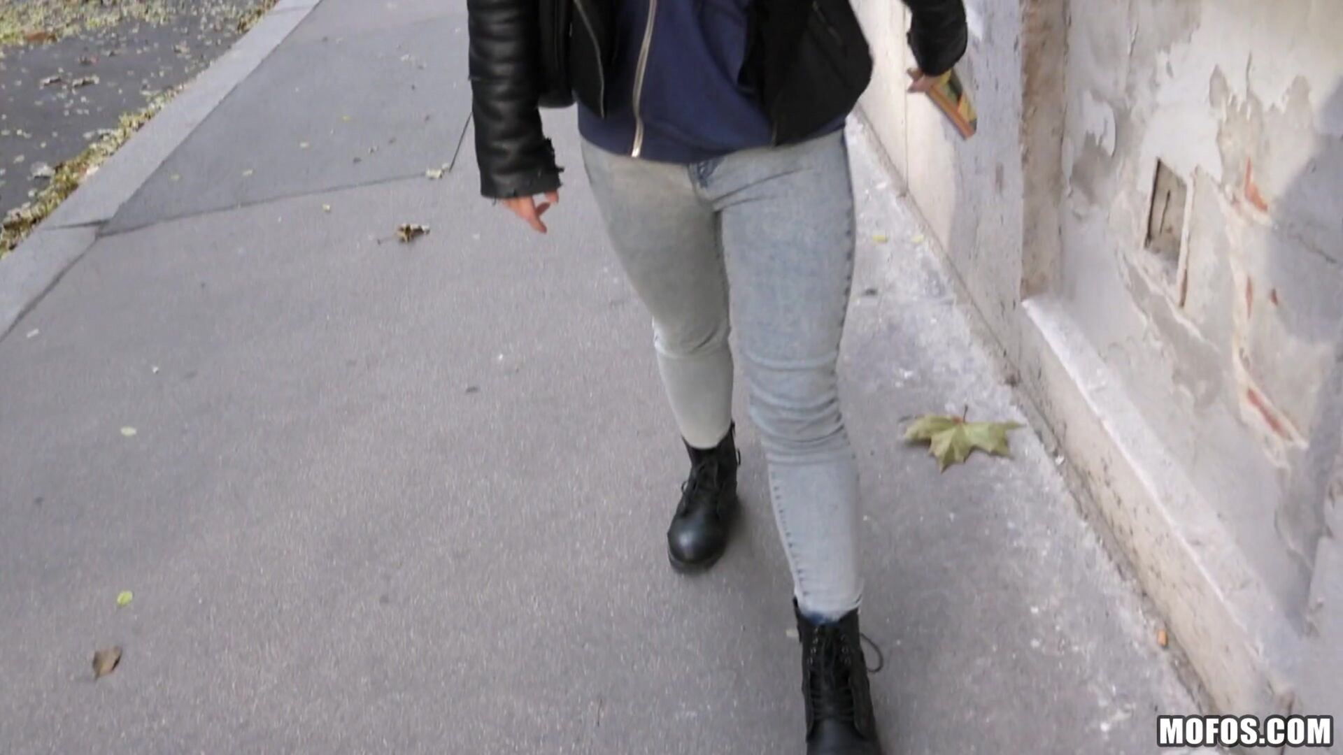 Naughty Tourist Sucks Dick for Cash