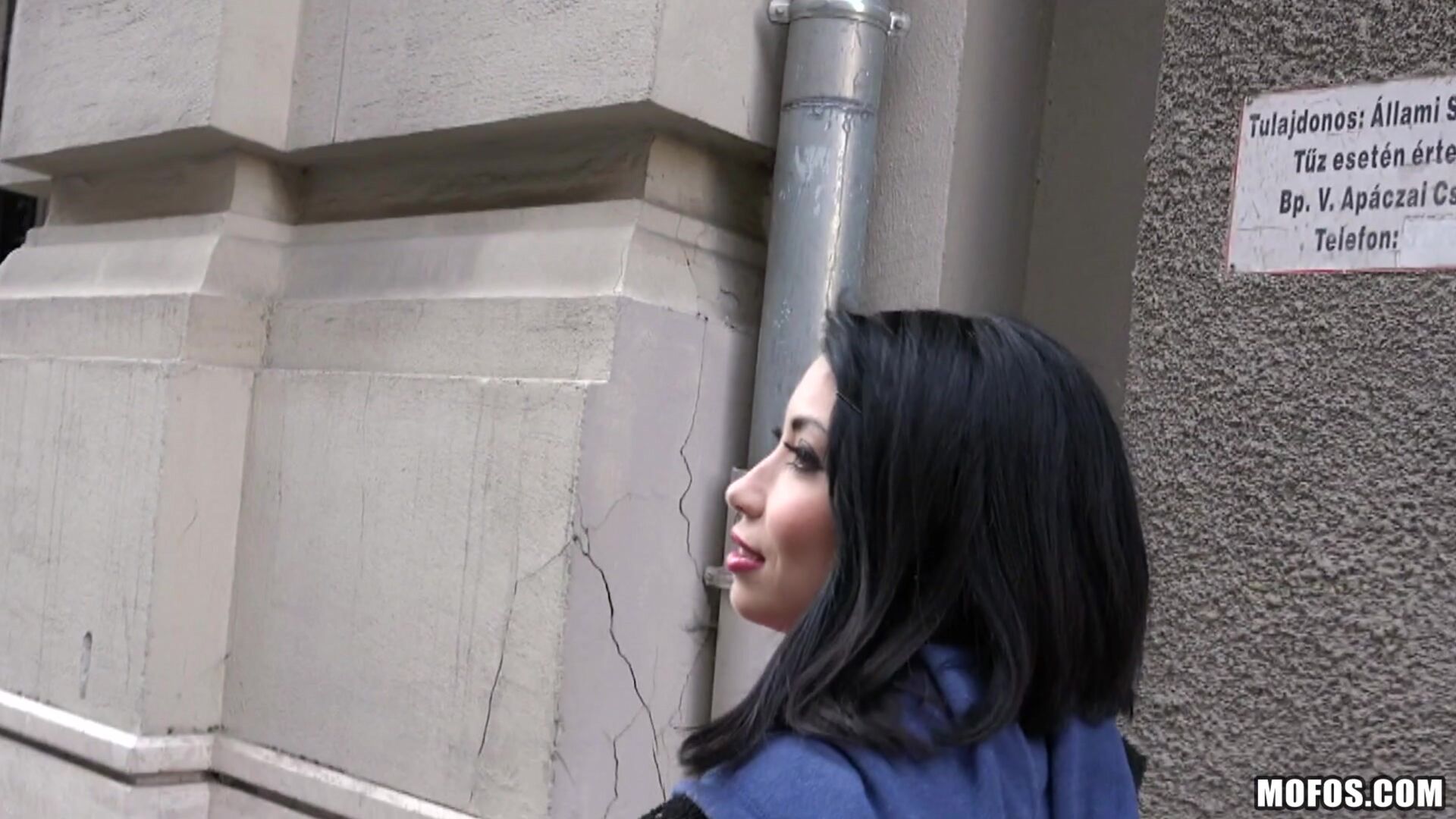 Naughty Tourist Sucks Dick for Cash