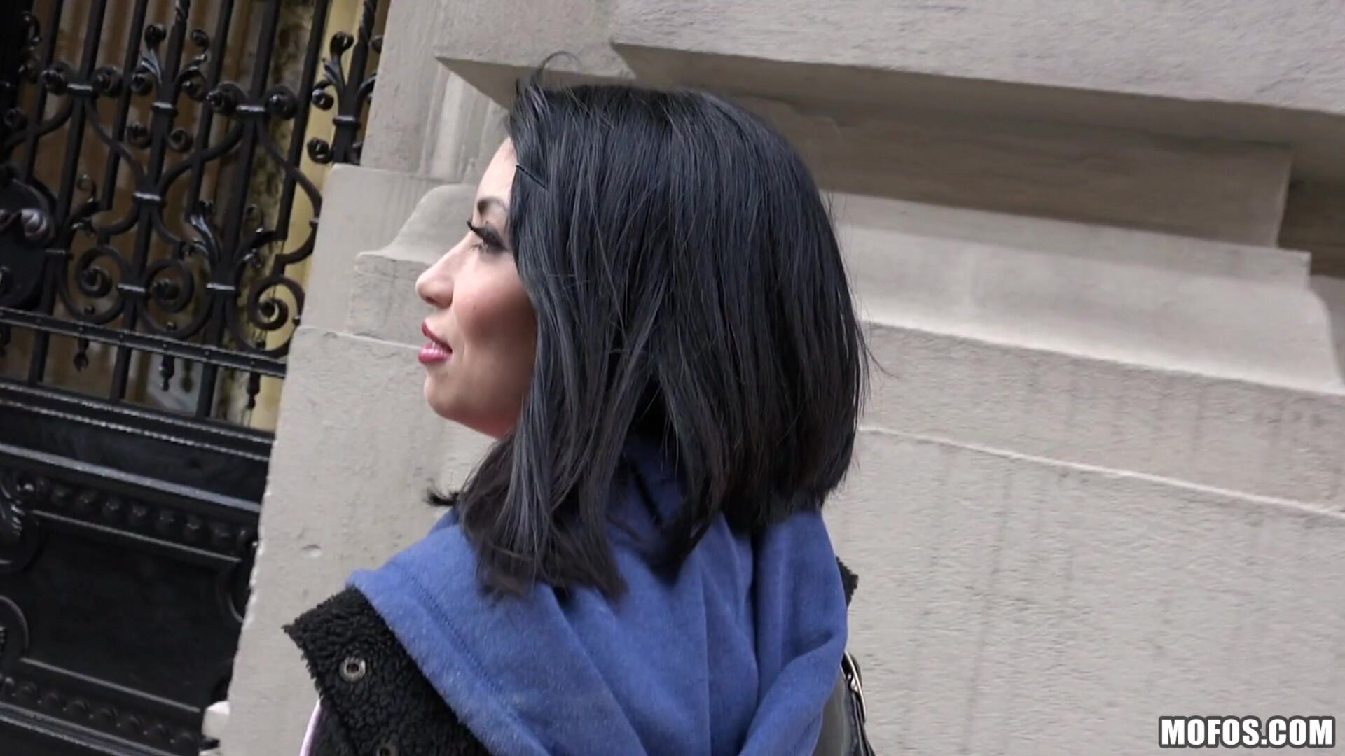 Naughty Tourist Sucks Dick for Cash