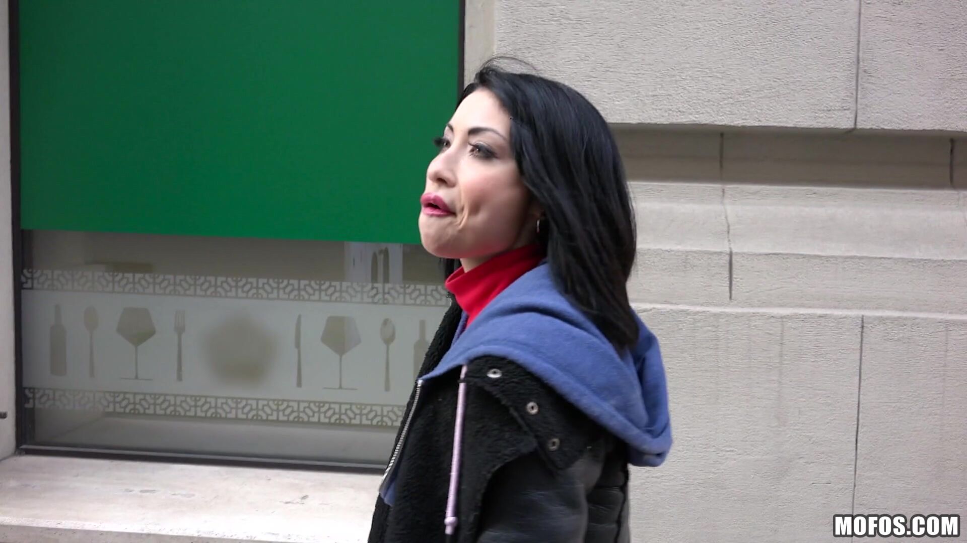 Naughty Tourist Sucks Dick for Cash