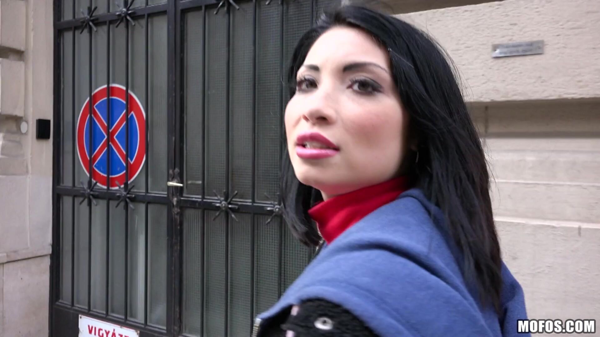 Naughty Tourist Sucks Dick for Cash