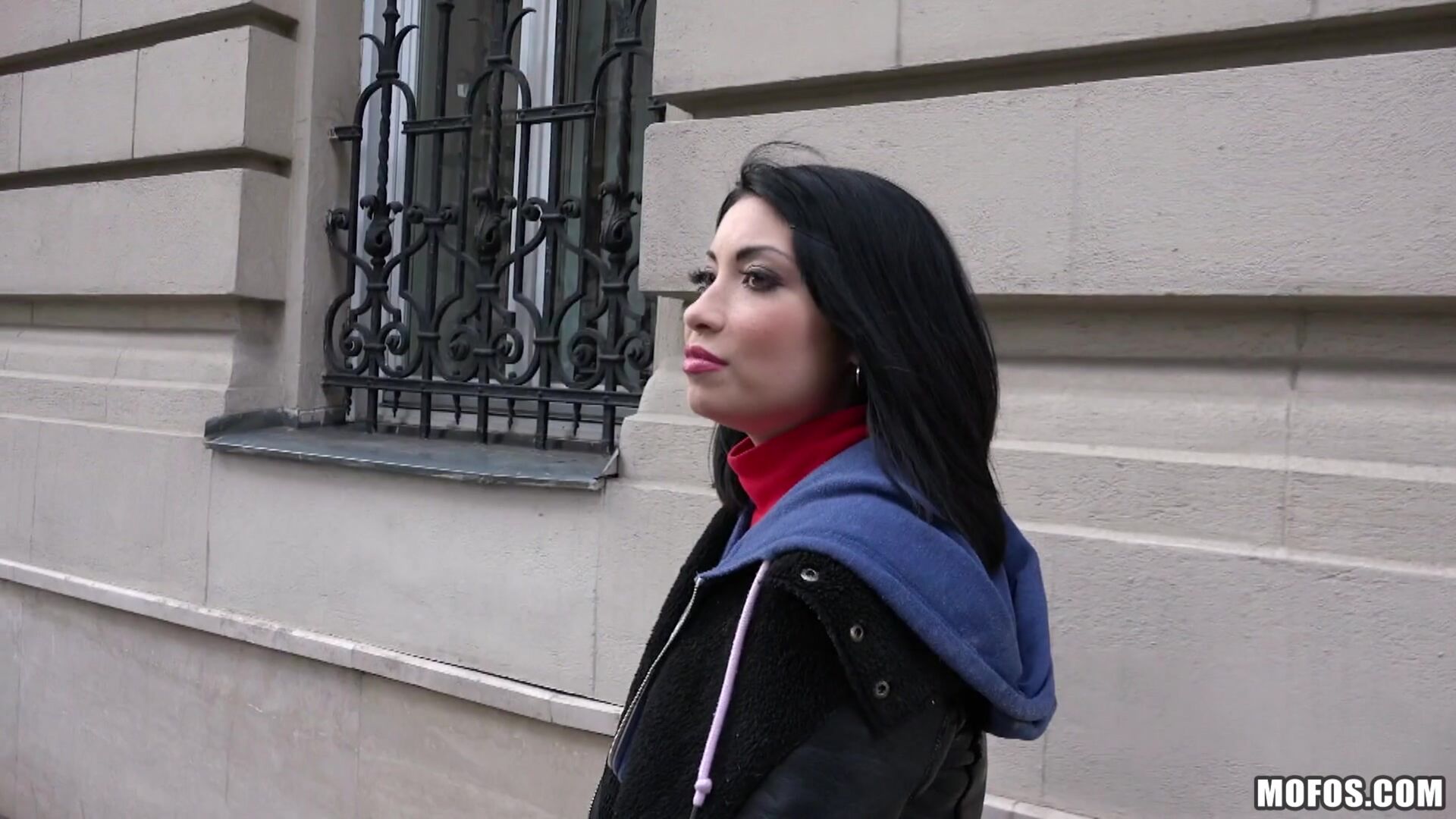 Naughty Tourist Sucks Dick for Cash