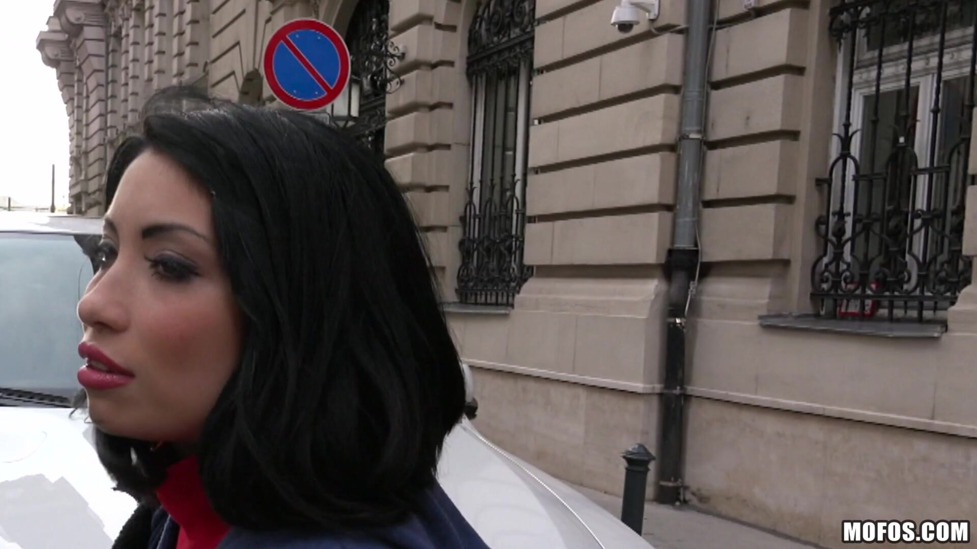 Naughty Tourist Sucks Dick for Cash