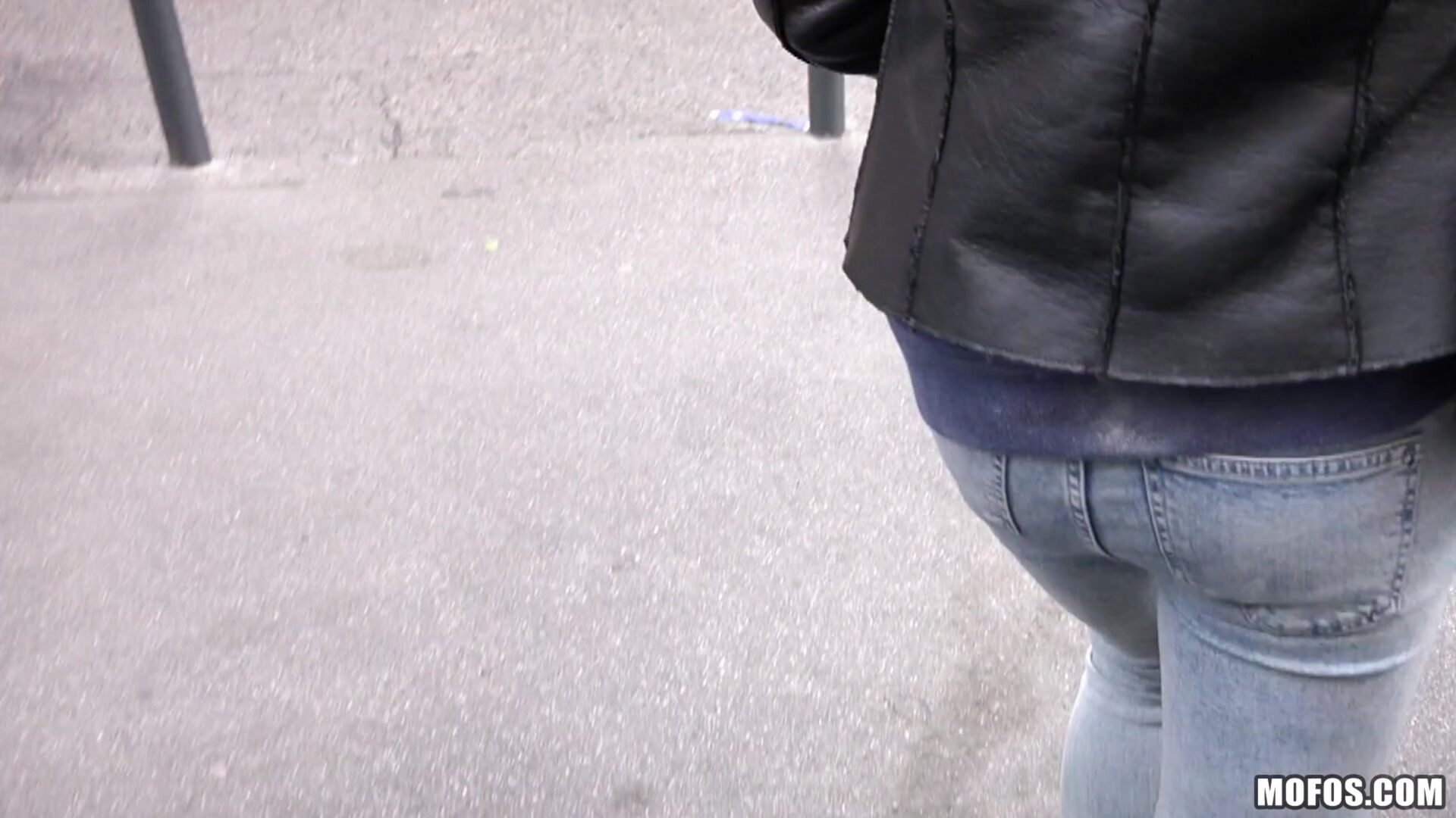 Naughty Tourist Sucks Dick for Cash