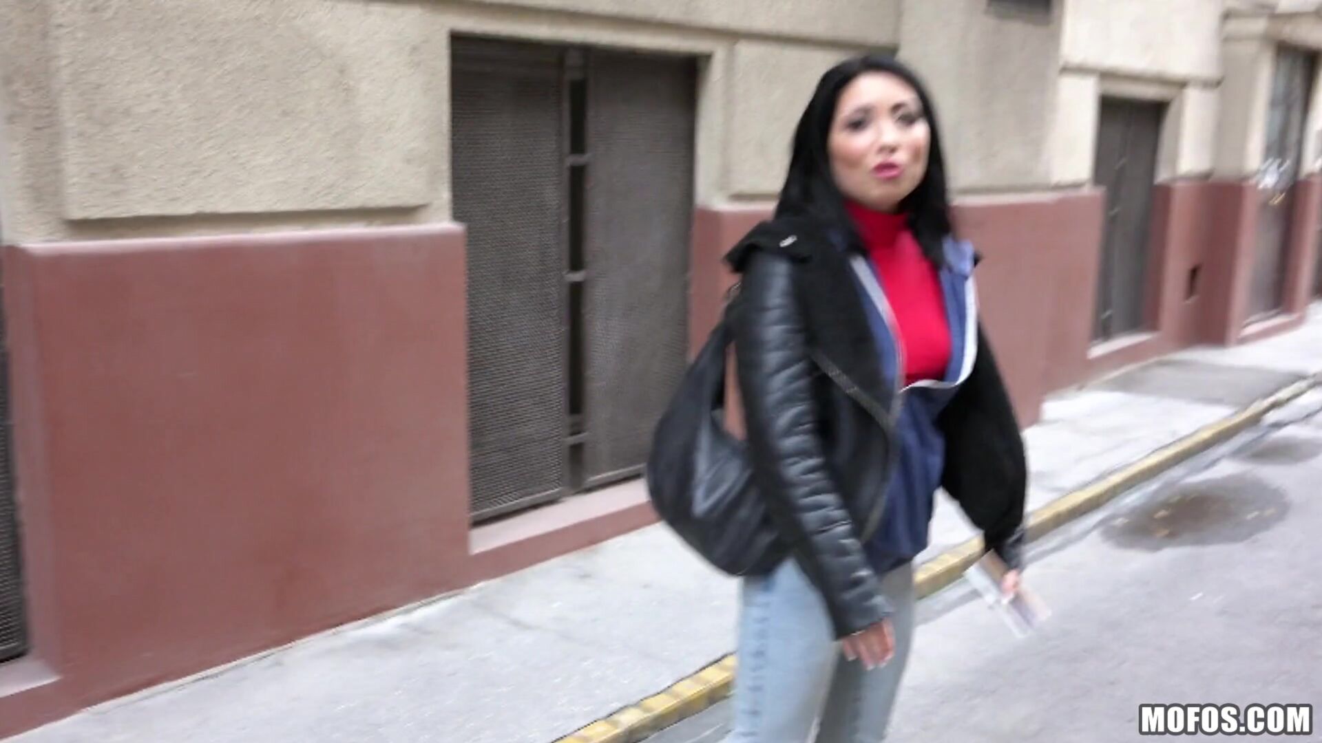 Naughty Tourist Sucks Dick for Cash