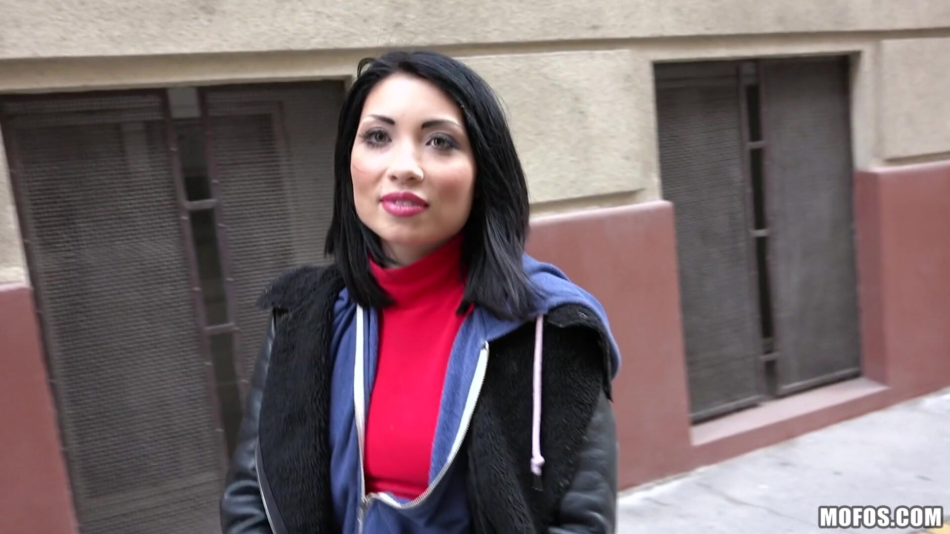 Naughty Tourist Sucks Dick for Cash