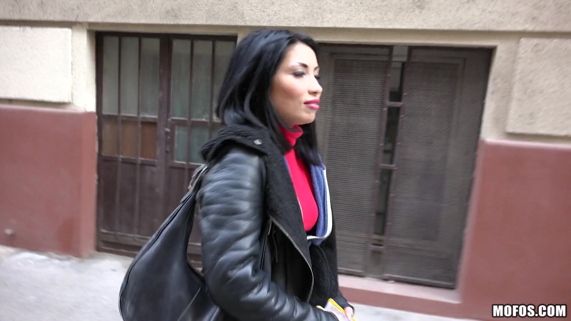 Naughty Tourist Sucks Dick for Cash