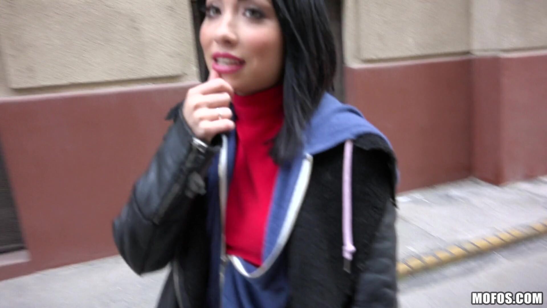 Naughty Tourist Sucks Dick for Cash