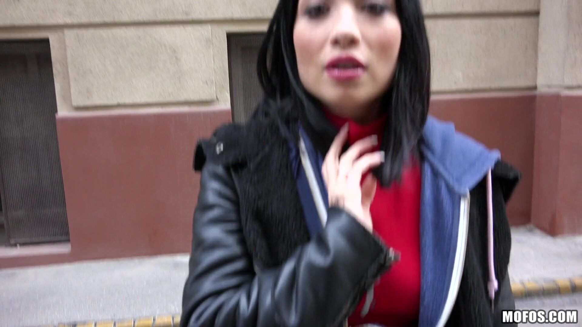 Naughty Tourist Sucks Dick for Cash