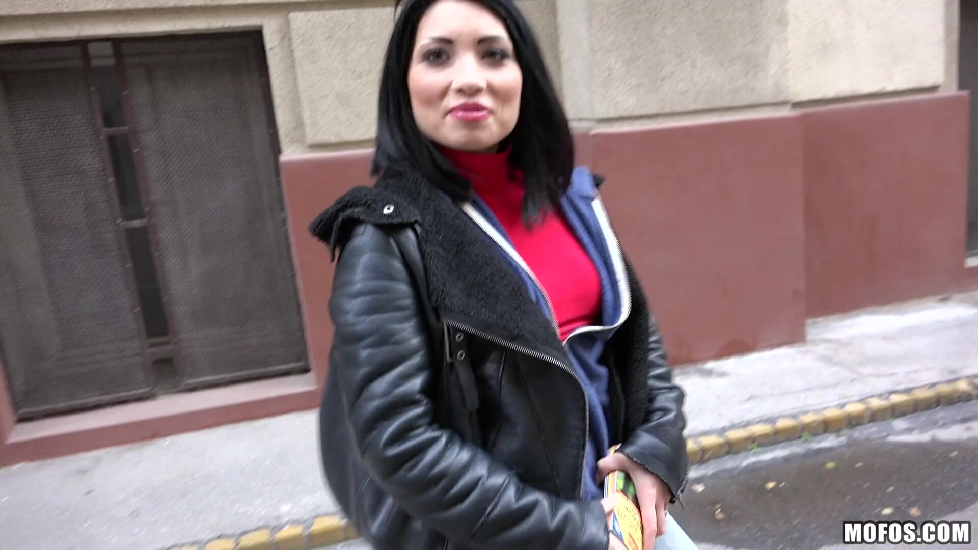 Naughty Tourist Sucks Dick for Cash