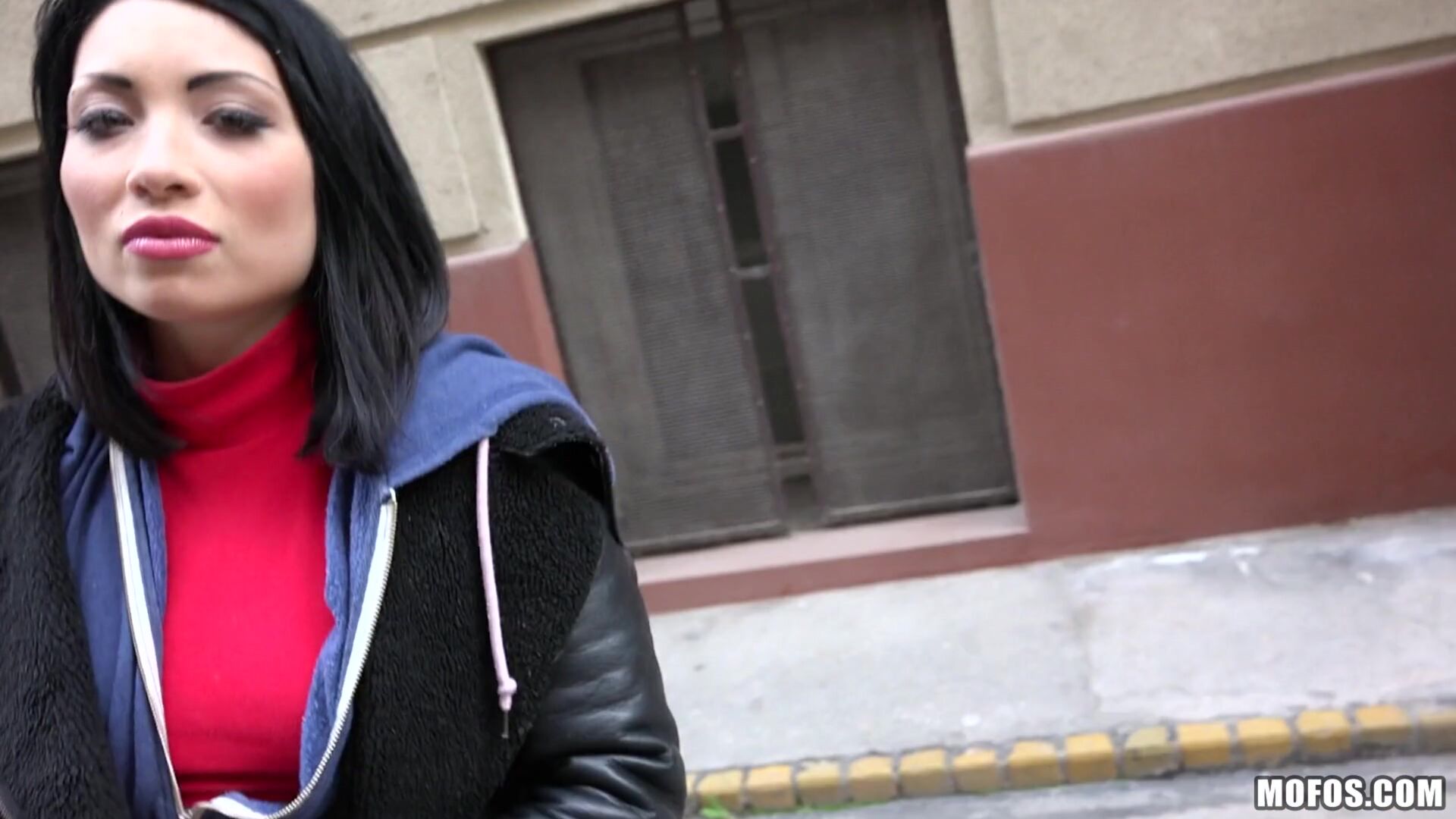 Naughty Tourist Sucks Dick for Cash