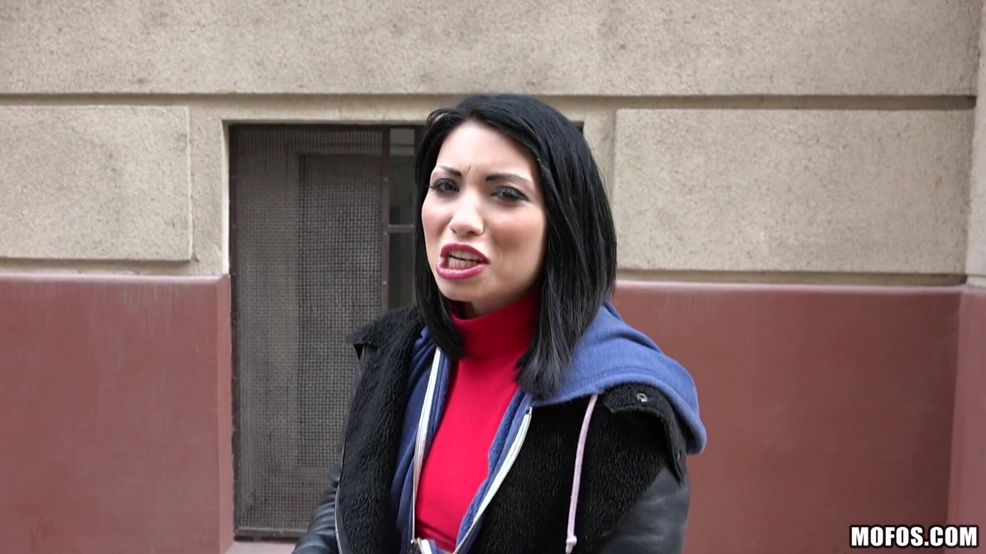 Naughty Tourist Sucks Dick for Cash