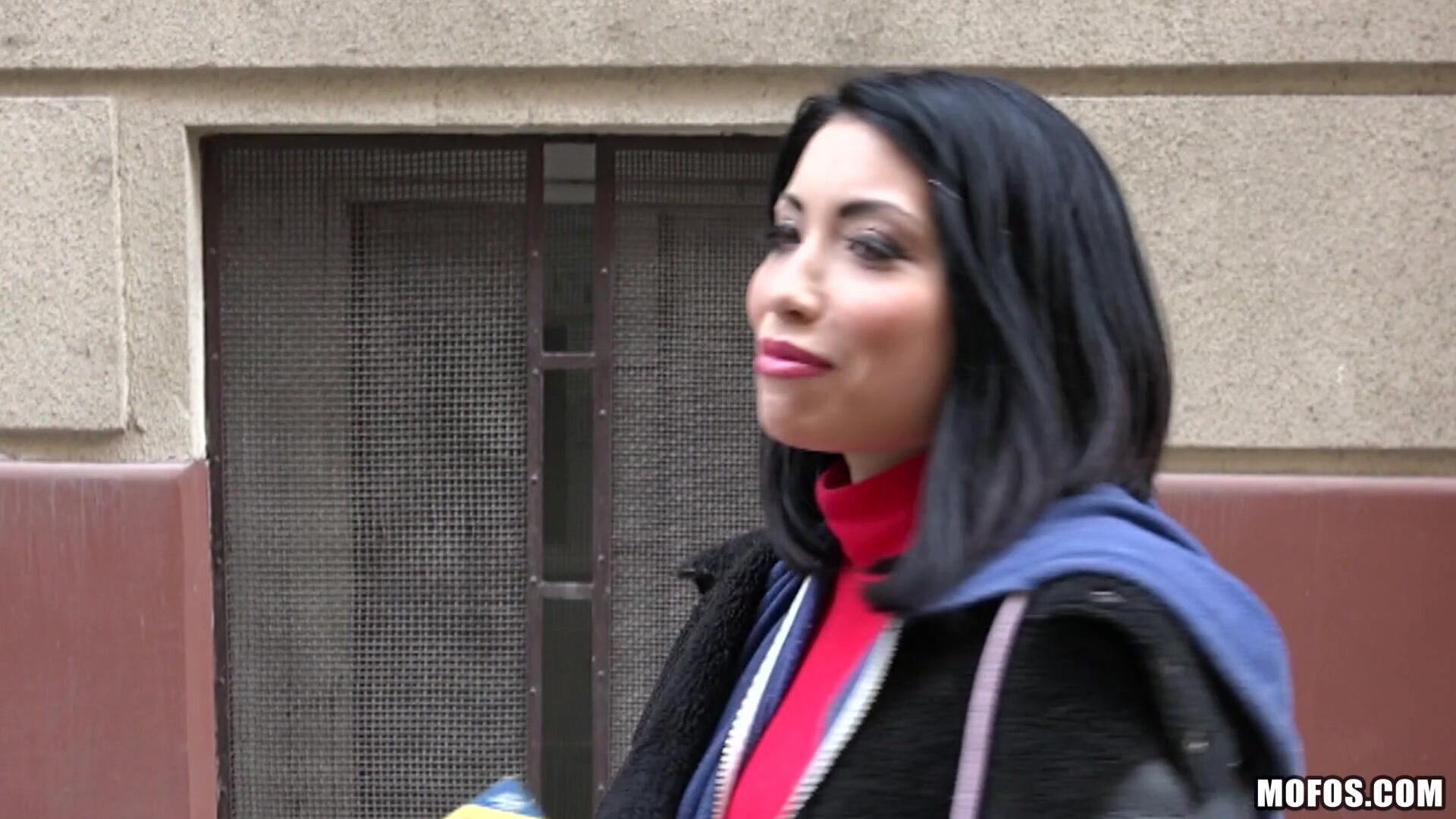 Naughty Tourist Sucks Dick for Cash