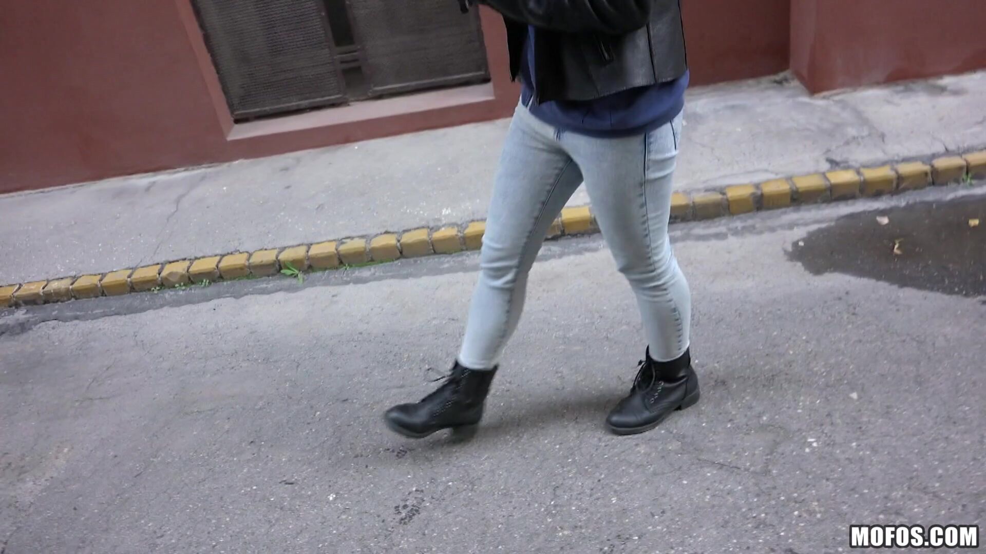 Naughty Tourist Sucks Dick for Cash