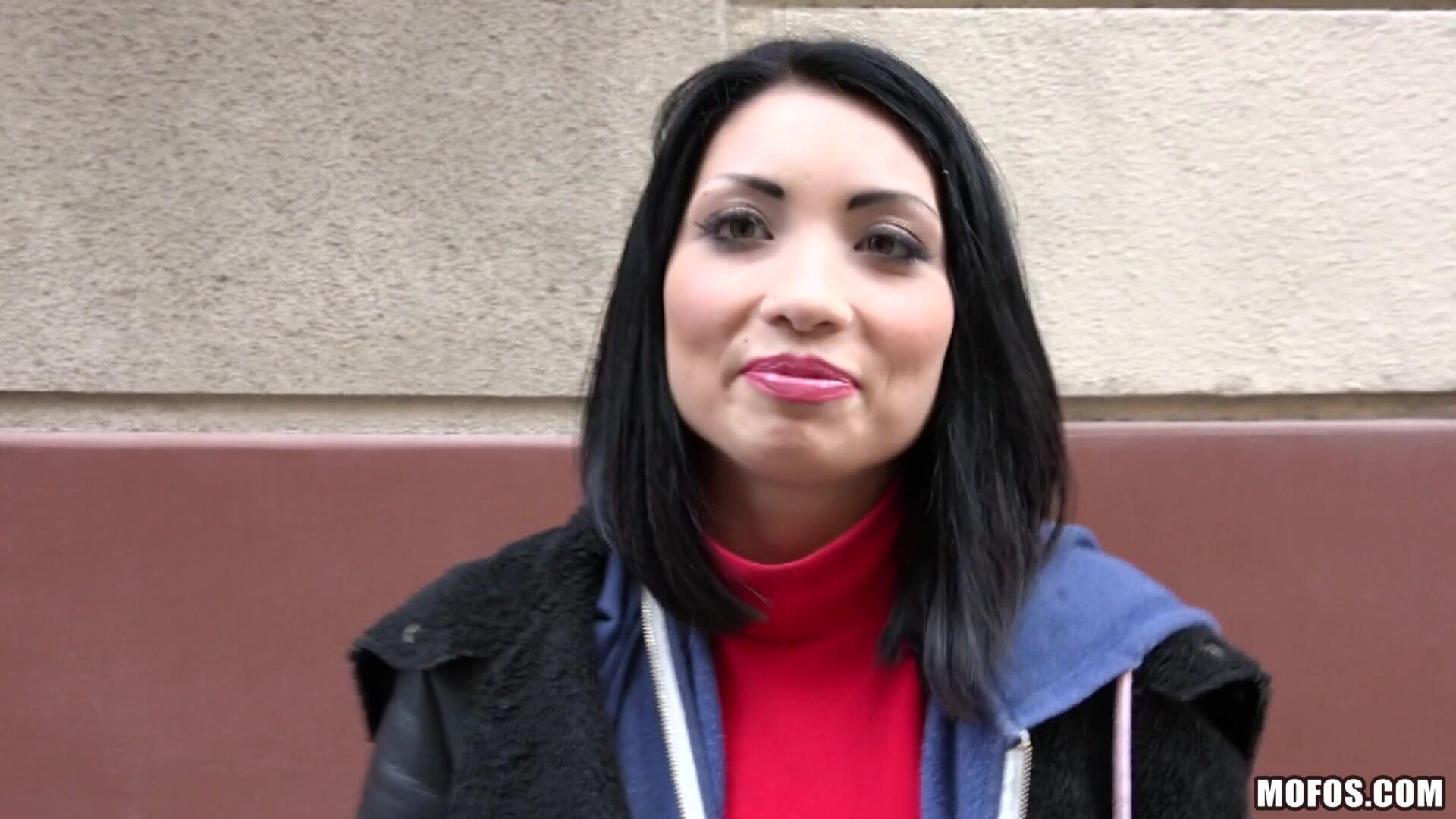 Naughty Tourist Sucks Dick for Cash